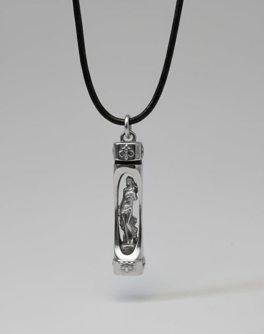 charm pendant: aphrodite