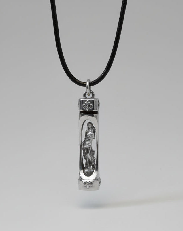 charm pendant: aphrodite